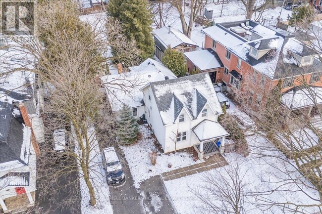 Photo du bâtiment - 24 Maple St