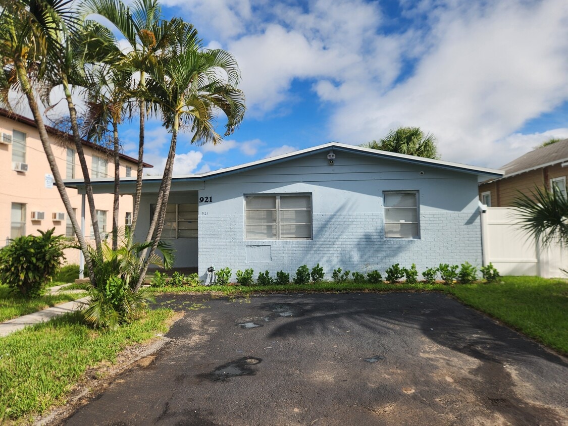 Photo - 921 8th St (West Palm Beach, FL)