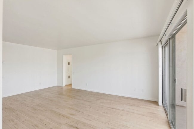 Building Photo - 2020 Graham Ave