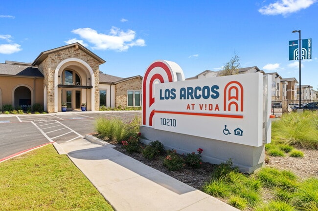 Foto del edificio - Los Arcos at Vida