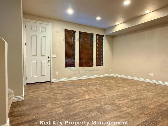 Building Photo - 6817 Bowker Dr