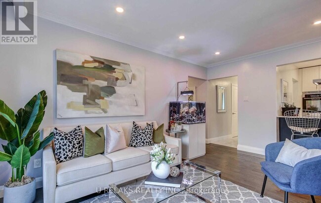 Building Photo - 405 Melores Dr