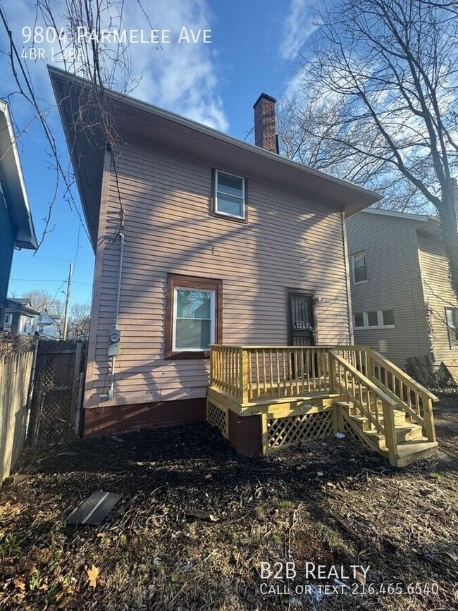 Building Photo - 9804 Parmelee Ave