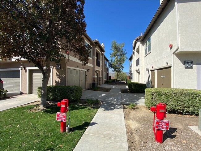 Foto del edificio - 15651 Vista Way
