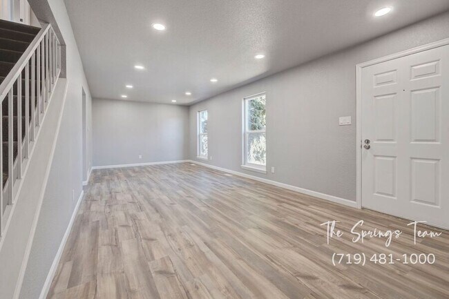 Building Photo - 6460 Bugle Dr