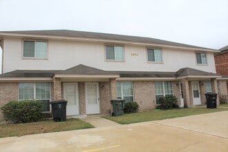 Building Photo - 4404 Abigail Dr