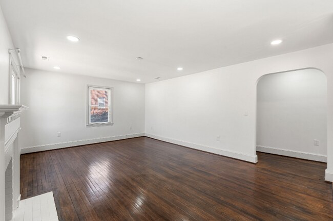 Foto del edificio - 4333 Charleston Dr