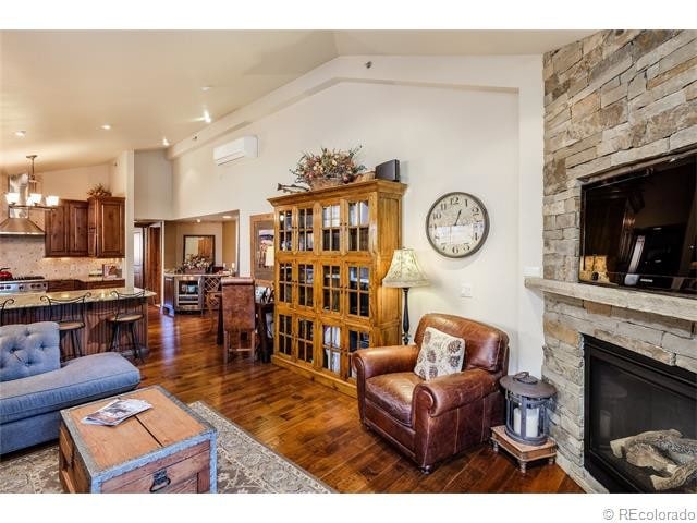 Building Photo - Beautiful Cherry Creek North Condo