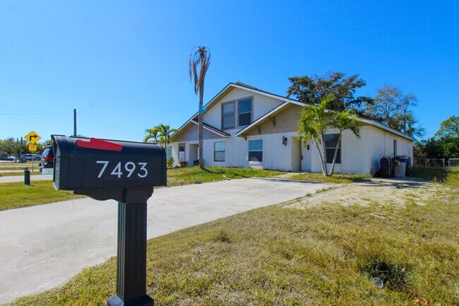 Building Photo - ***UNFURNISHED ANNUAL RENTAL***NOW AVAILABLE***