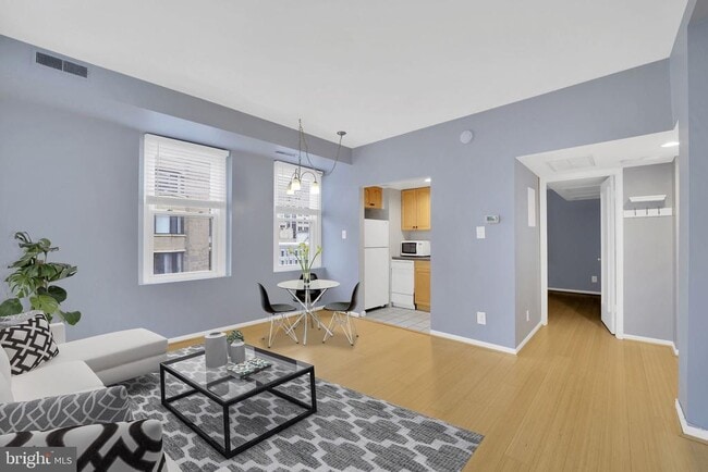 Building Photo - 1133 13th St NW