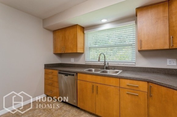 Foto del edificio - NOW AVAILABLE! 1975 Rebecca Dr, Clearwater...