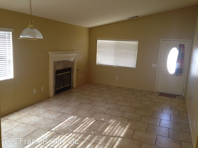 Building Photo - 5 br, 3.5 bath House - 14231 Caroline St