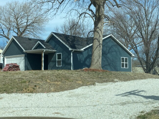 Building Photo - 606 Watts Ave