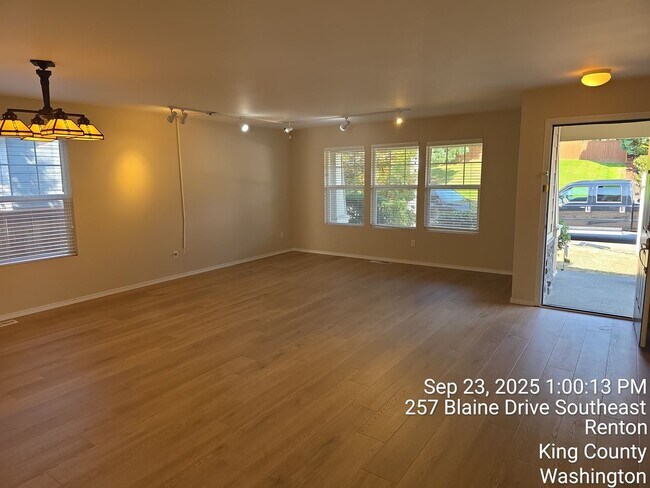 Foto del edificio - Liberty Ridge large home 4 bed 2.5 bath, 2...