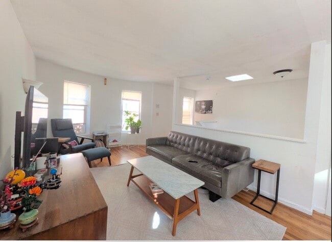 Building Photo - 22 St Cyprians Pl