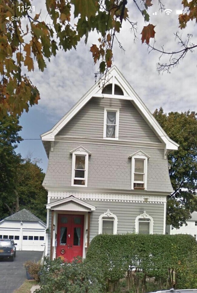 Building Photo - 205 W Clinton St