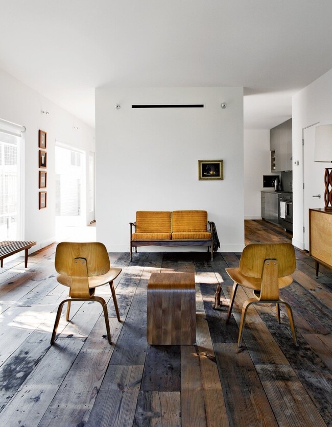 Building Photo - 226 W 25th St