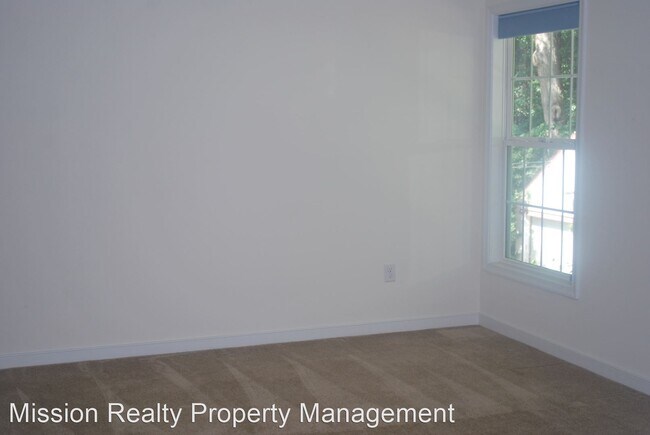 Building Photo - 3 br, 2.5 bath House - 1306 Maryland Avenue