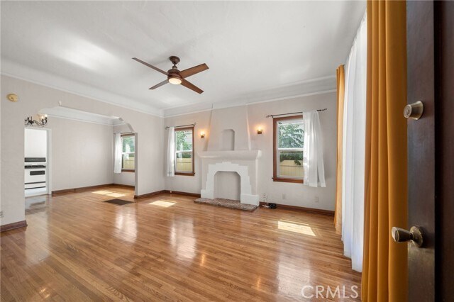 Foto del edificio - 1142 Bennett Ave