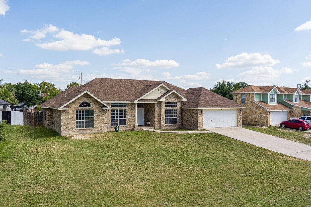 111 Encino Dr, Del Rio, TX 78840 House Rental in Del Rio, TX