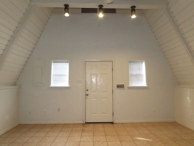 Building Photo - Charming 2 Bedroom A-Frame Home near Hospi...