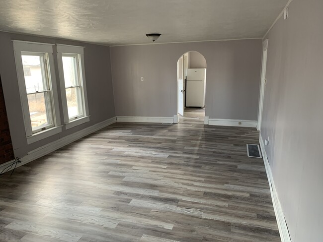 Main Room - 410 6th St