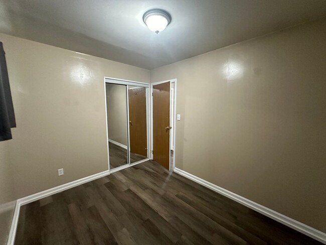 Building Photo - 3BR/1BA Home for Rent in Lyndon - Fenced B...