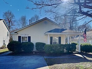 Building Photo - 4844 Silverdene St