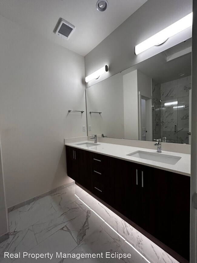 Foto del edificio - 3 br, 3 bath House - 18416 96th Ln NE Unit C