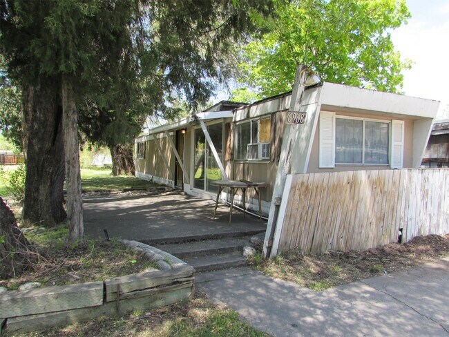 Foto del edificio - 6960 S 900 E