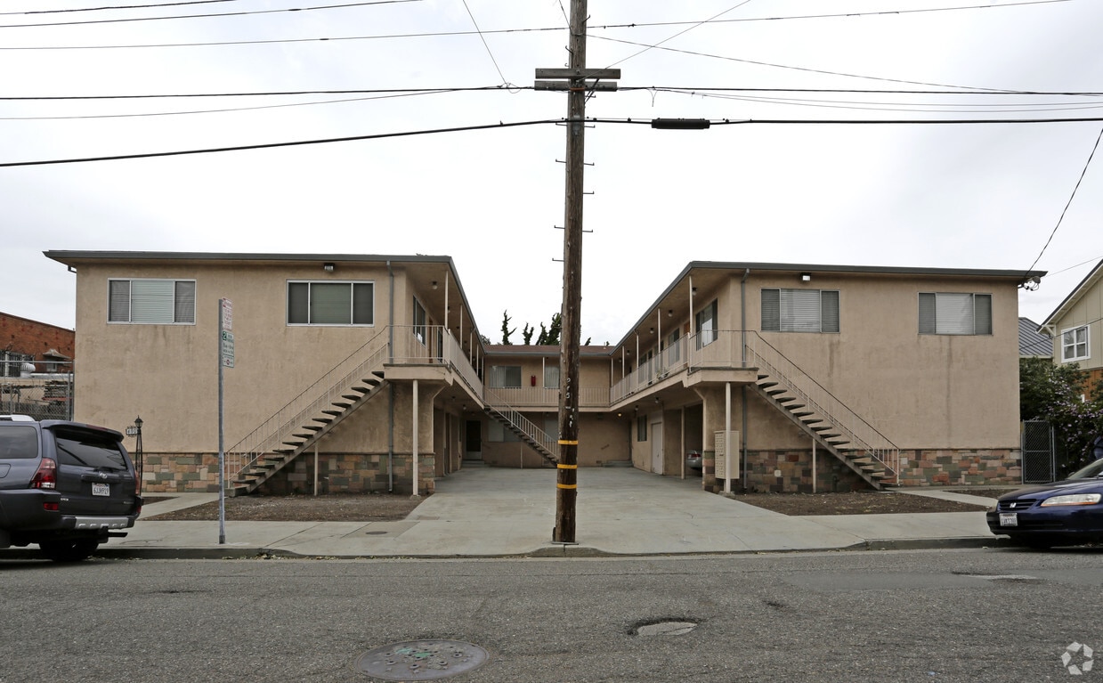 Building Photo - 490 42nd St