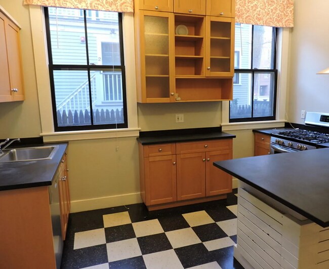 Foto del edificio - 3.0 bedroom in Cambridge Massachusetts 02138