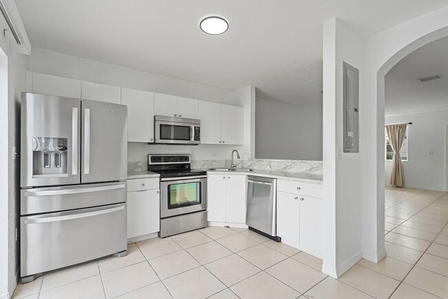 Building Photo - 13765 SW 171st Terrace