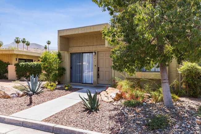Foto del edificio - Villas De Las Flores South End Palm Spring...