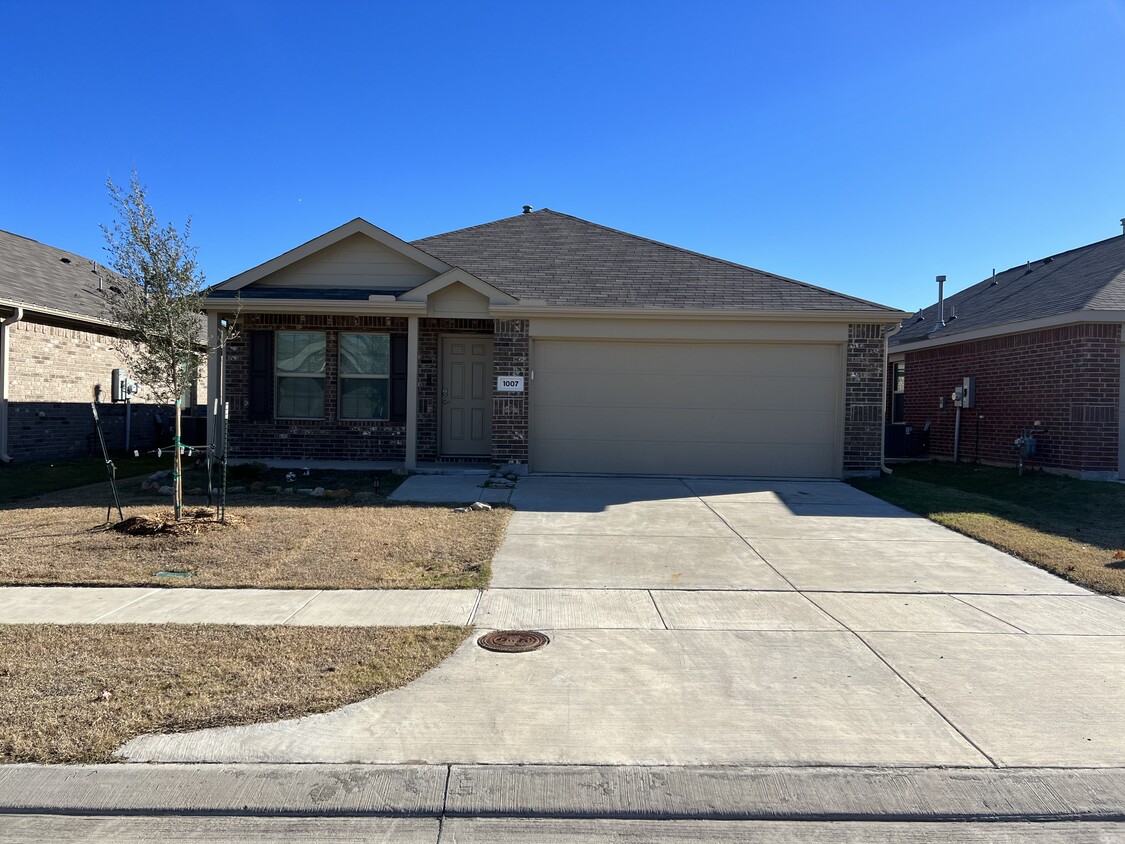 1007 Lady Bird St, Ennis, TX 75119 - House Rental in Ennis, TX ...