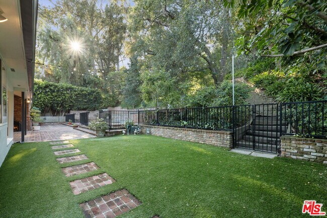 Foto del edificio - 12626 Homewood Way