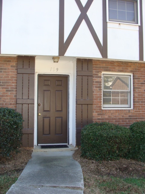 Building Photo - Flexible Lease Term Available for 2 Bed/1.5 Bath Townhome!