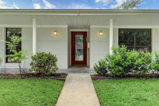 Building Photo - 5419 Dumfries Dr