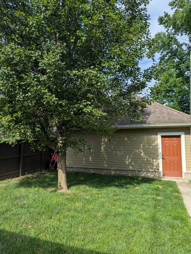 Foto principal - 5105 E North St