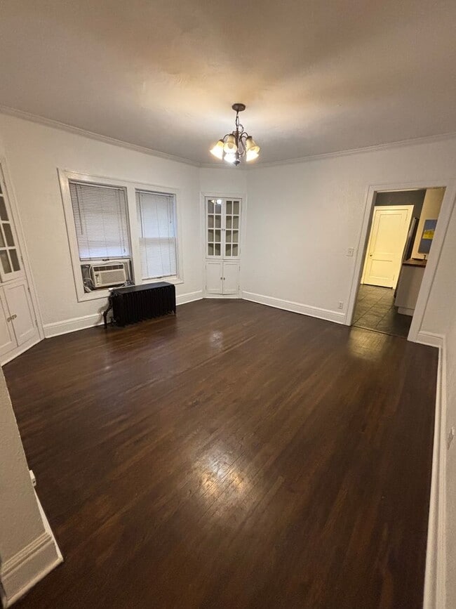 Foto del edificio - 1067-1069 Saint Clair Avenue