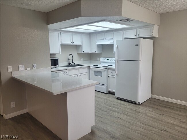 Foto del edificio - 1513 Cedar Rock Ln