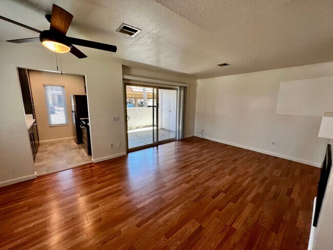 Foto del edificio - Newly Renovated 2B/2BA Condo in Mira Mesa!