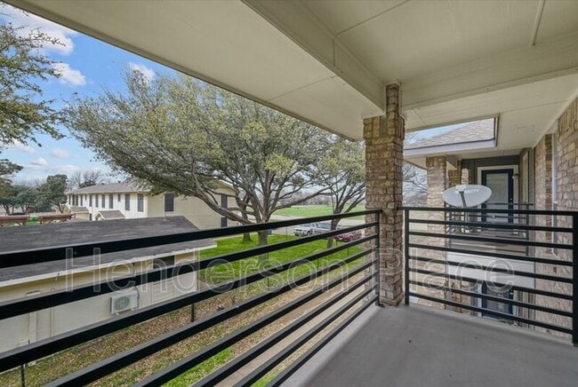 Building Photo - 170 Henderson St