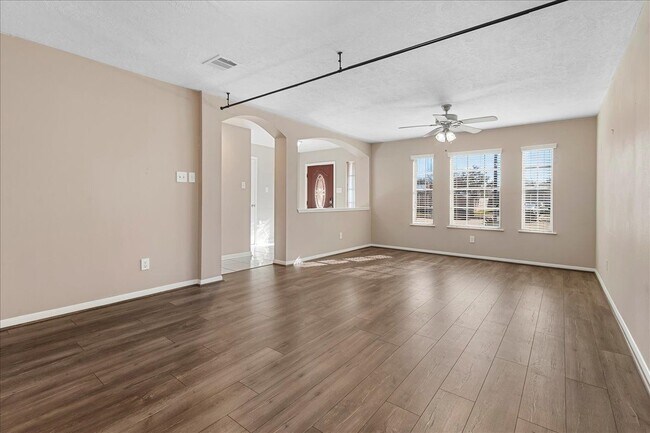 Foto del edificio - 16218 Bunker Ridge Rd