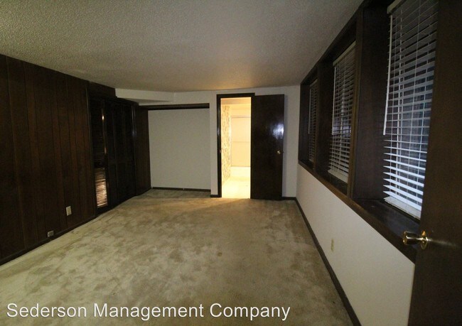 Building Photo - 4455 Jefferson St