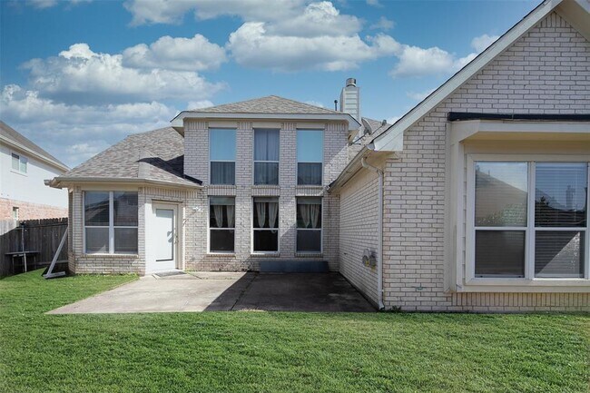 Foto del edificio - 4911 Russett Ln