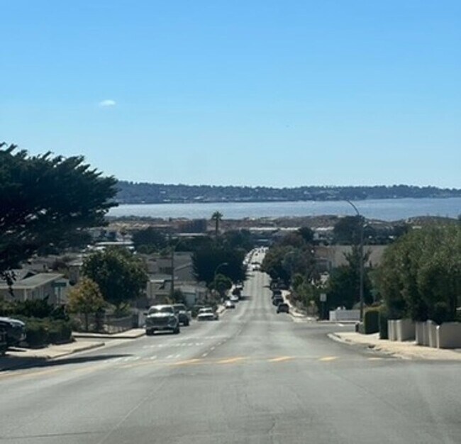 Building Photo - Spacious Coastal Home with Ocean Views and...