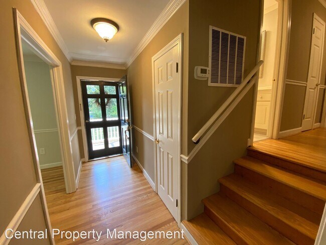 Foto del edificio - 3 br, 2 bath House - 15 Hampton Ct