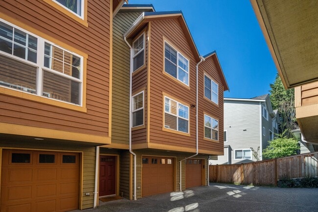 Building Photo - 931 N 35th St