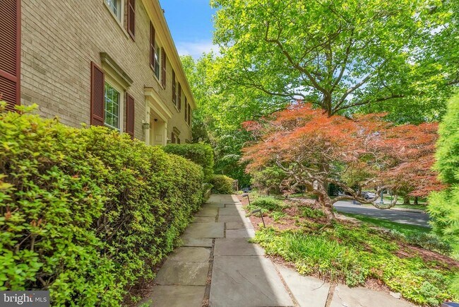 Foto del edificio - 9708 Meyer Point Dr